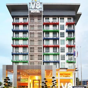 V8 4*, Johor Bahru Malaysia