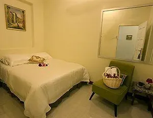 Wood Work House Hotel